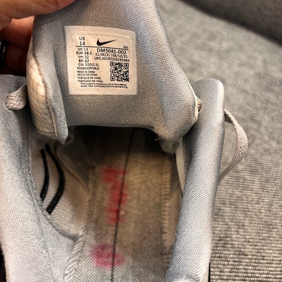 KYRIE 4’s, size 14, basketball sneakers - Picture 3 of 8